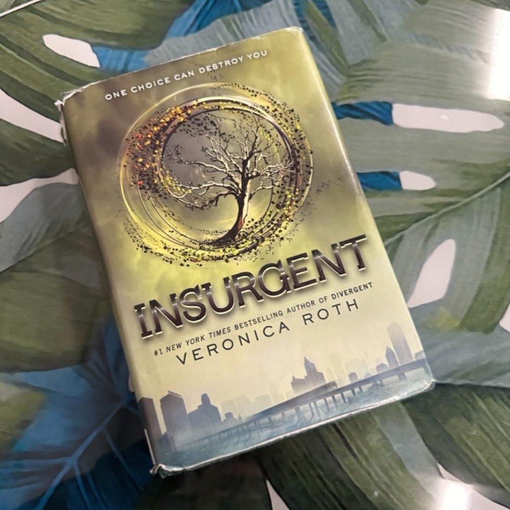 Best Selling Book "Insurgent" by Veronica Roth
